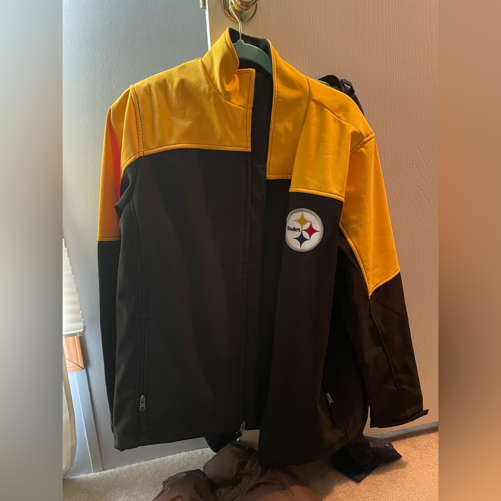 Steelers Windbreaker/ performance coat Size Medium